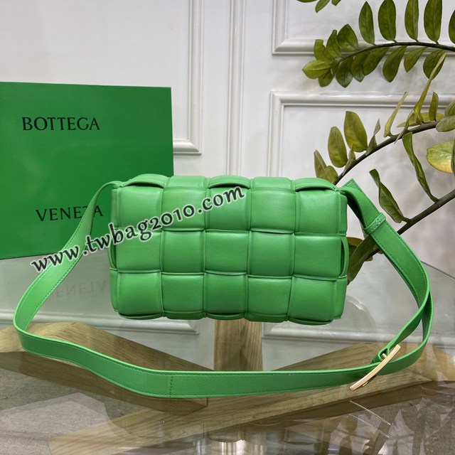 Bottega veneta高端女包 寶緹嘉編織小牛皮肩背包 BV經典款Cassette枕頭包  gxz1155